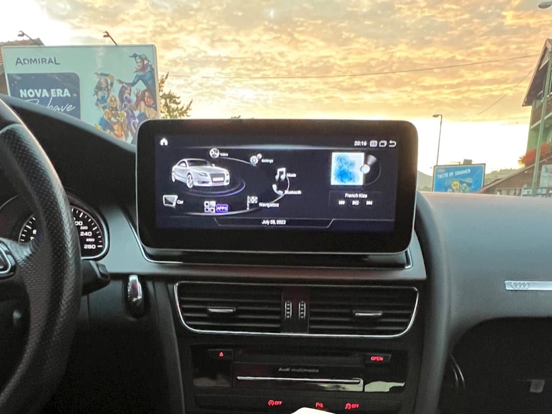 Tim Autodijagnostika.ba tokom ugradnje multimedije